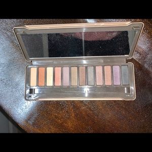 NEVER USED✨ urban decay naked 2 palate